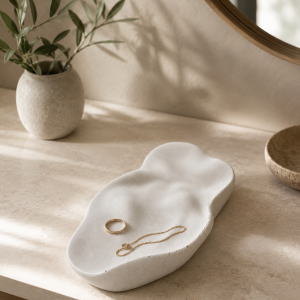 Tavă Decorativă cu Formă Organică și Margini Ondulate — Flow Tray | Lazuran Studio
